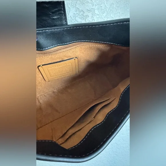 Coach Classic Black Leather Shoulder Bag - Picture 9 of 13